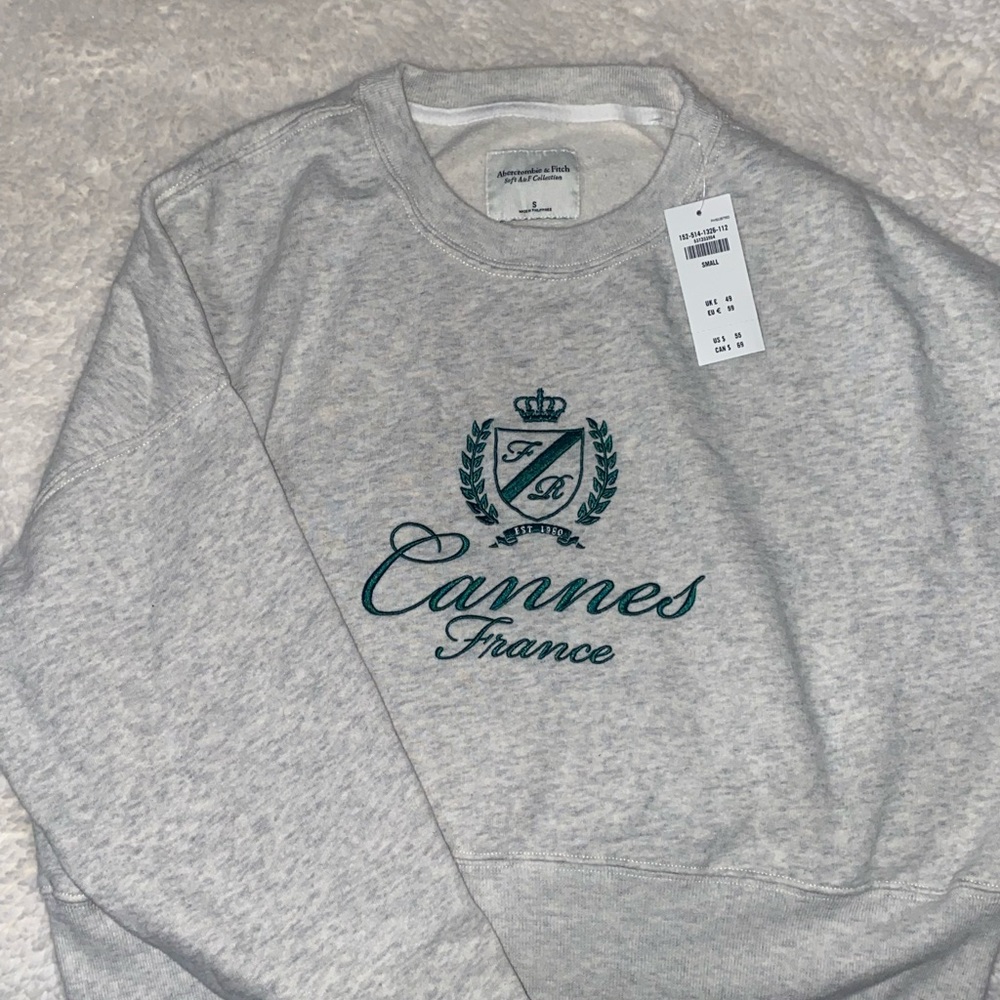 Abercrombie graphic crewneck